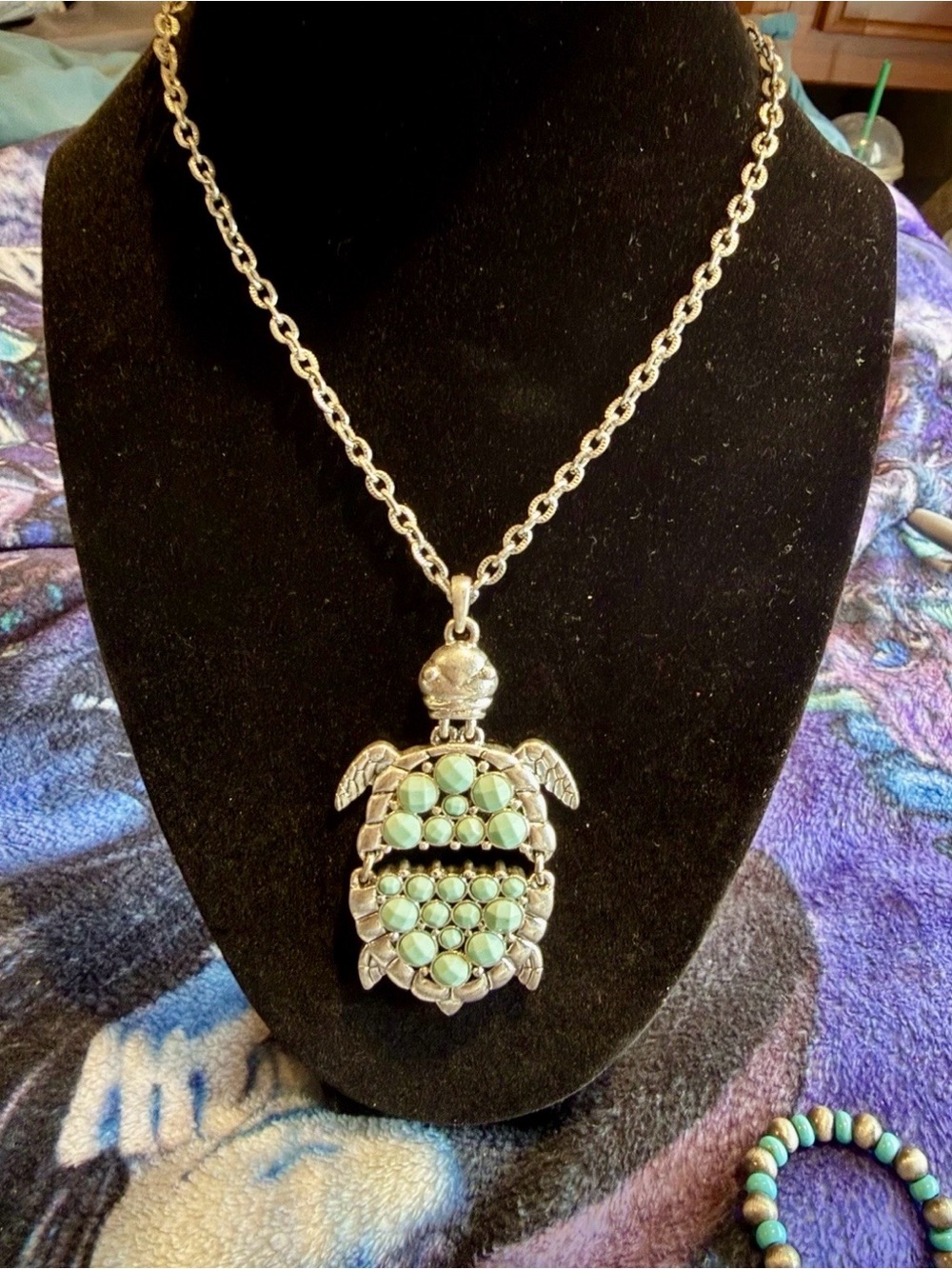 Turquoise Colored Beads and Turtle Pendant Necklace. Silver Tone Women’s Jewelry